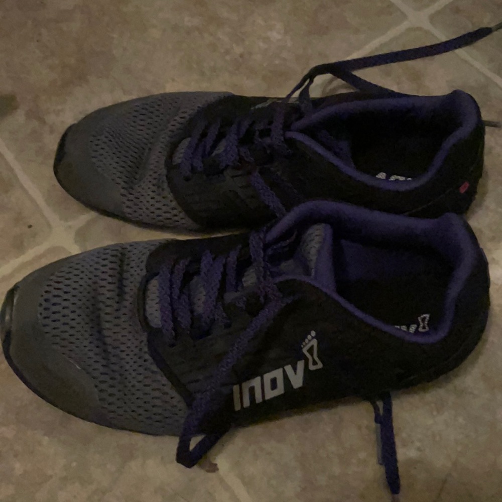 Inov8 women’s sneakers VGUC size 9